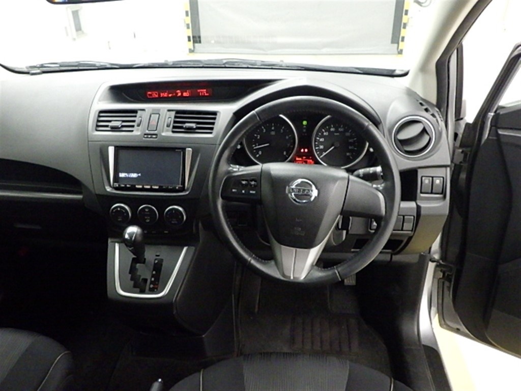 NISSAN LAFESTA