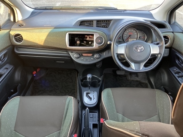 TOYOTA VITZ