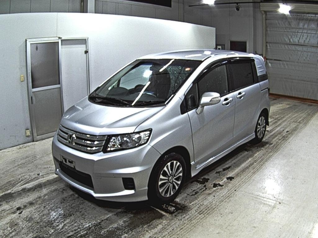 HONDA FREED SPIKE
