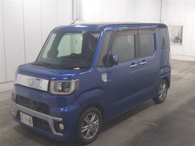 DAIHATSU WAKE