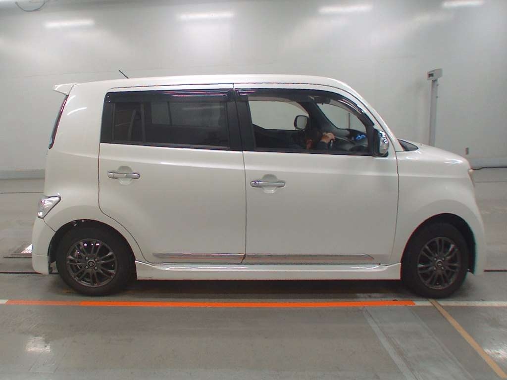 TOYOTA BB