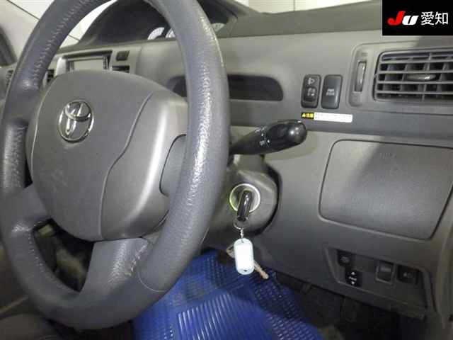 TOYOTA RAUM