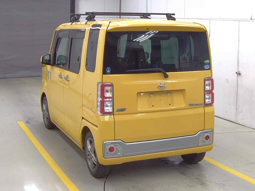 DAIHATSU WAKE