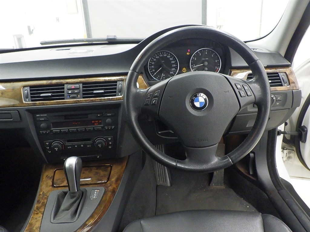 BMW 3-SERIES