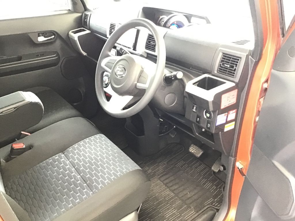 DAIHATSU WAKE
