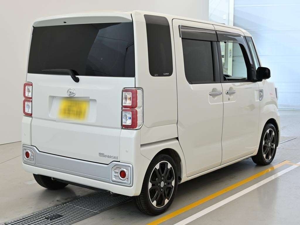 DAIHATSU WAKE
