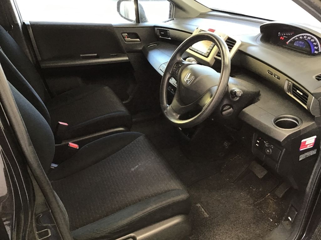HONDA FREED SPIKE
