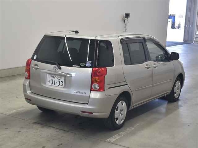 TOYOTA RAUM