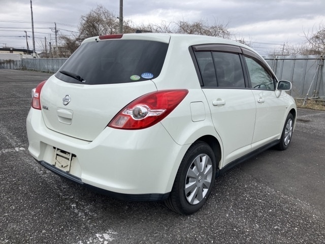 NISSAN TIIDA
