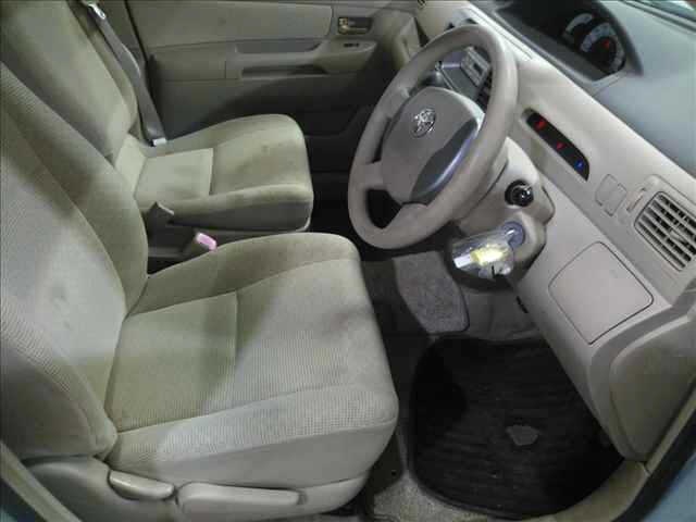 TOYOTA RAUM