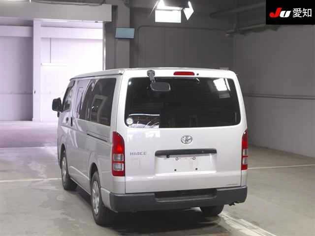 TOYOTA REGIUS ACE
