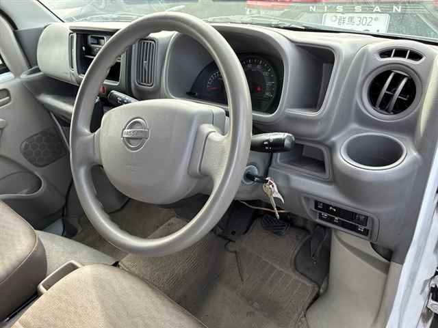 NISSAN NV100 CLIPPER