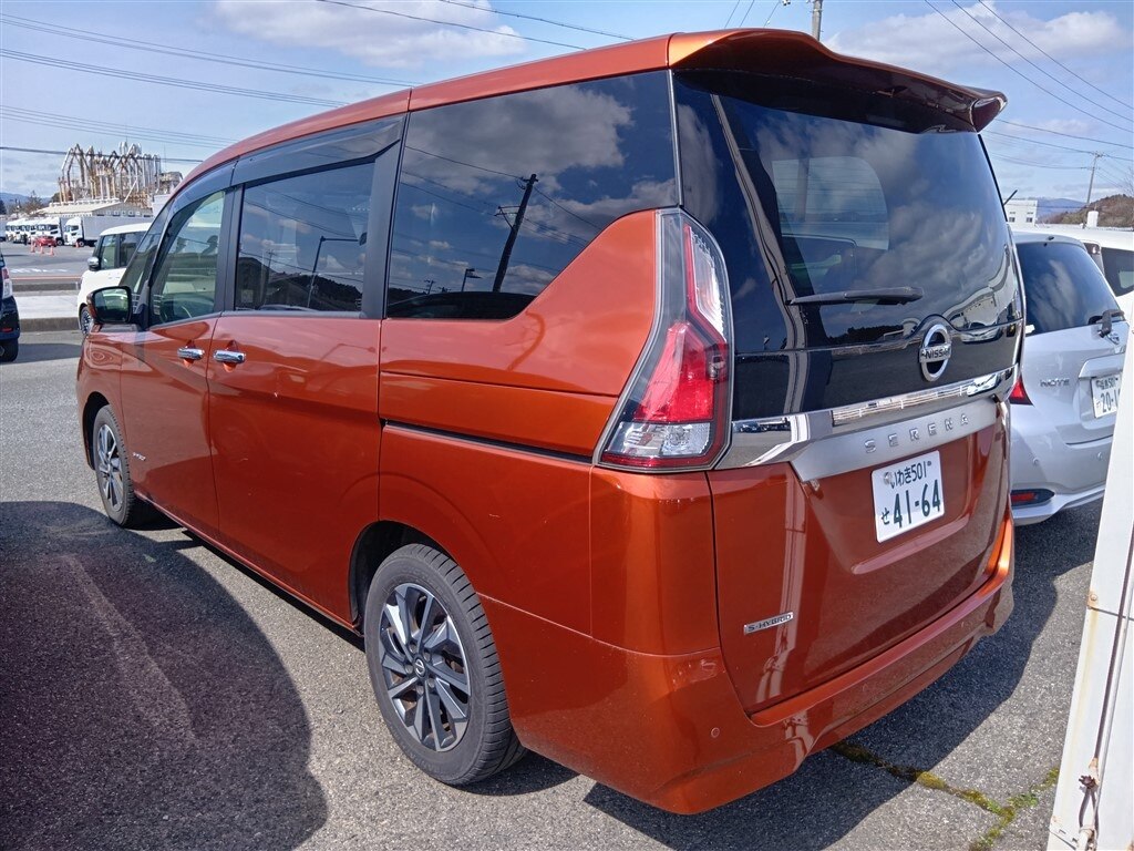 NISSAN SERENA