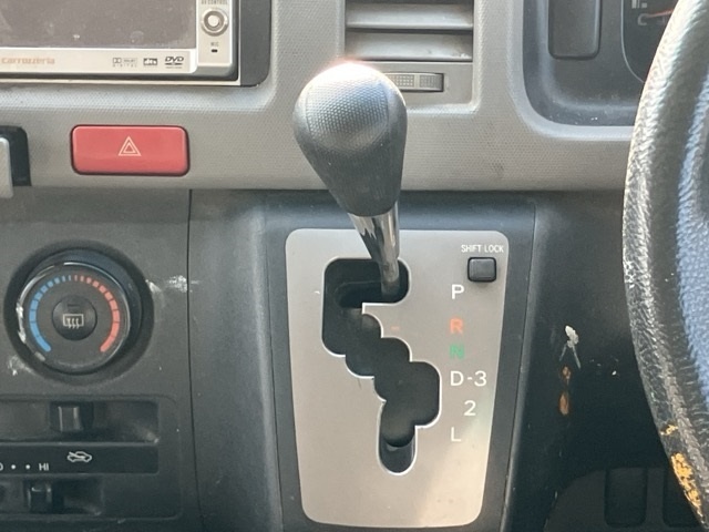 TOYOTA REGIUS ACE