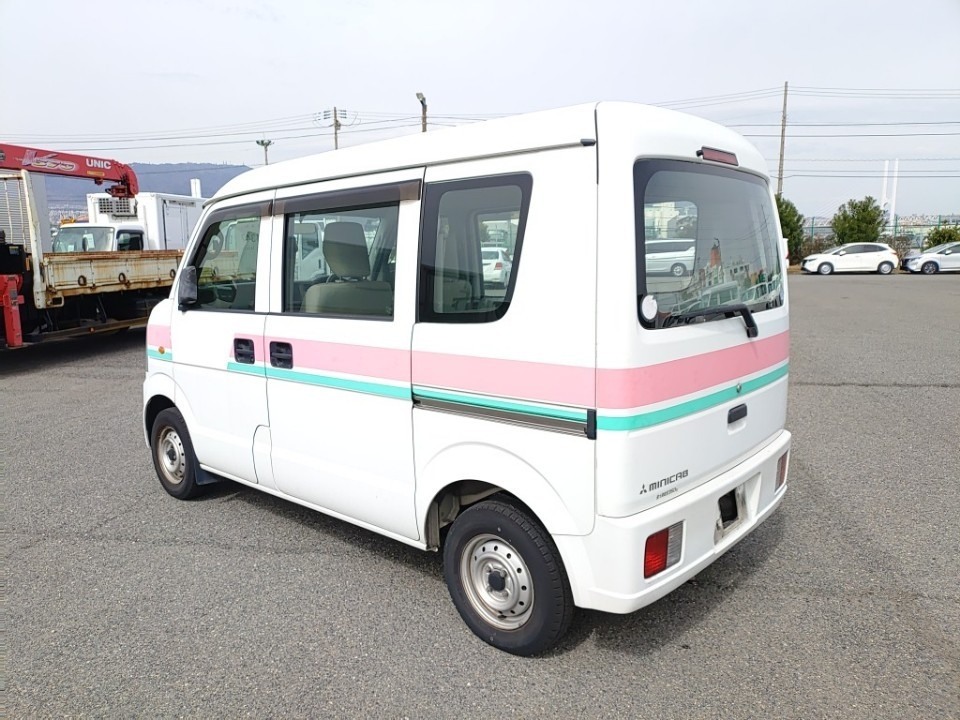 MITSUBISHI MINICAB