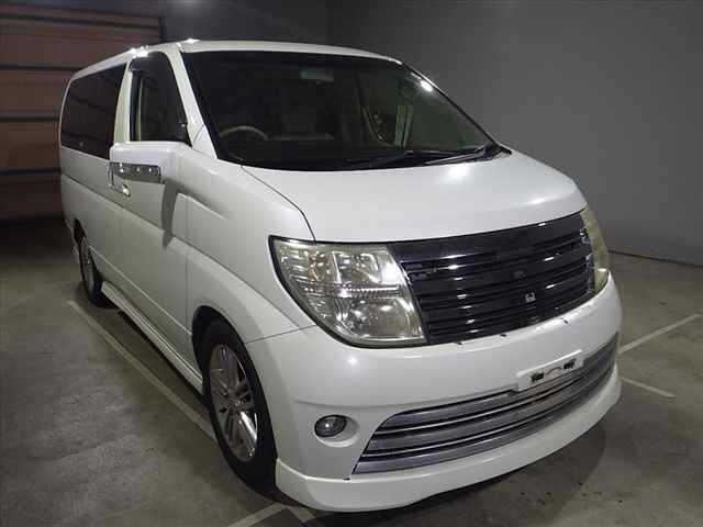 NISSAN ELGRAND