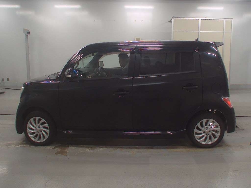 TOYOTA BB