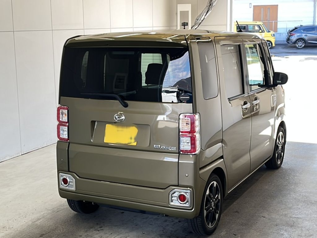 DAIHATSU WAKE