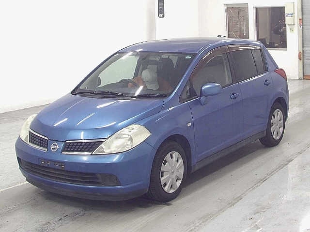 NISSAN TIIDA