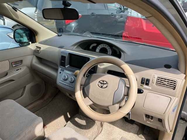TOYOTA RAUM