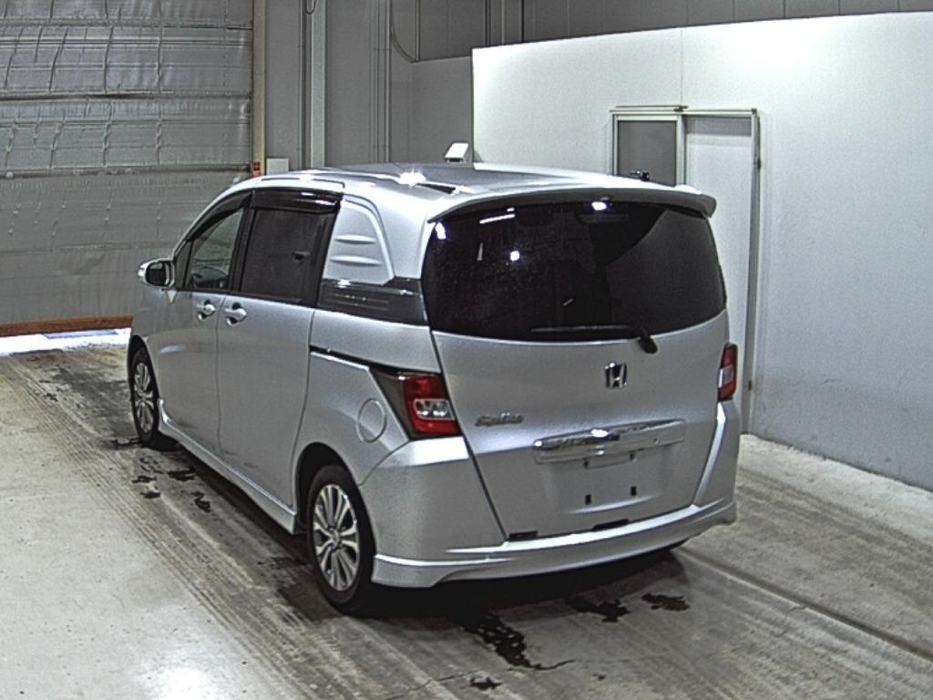 HONDA FREED SPIKE