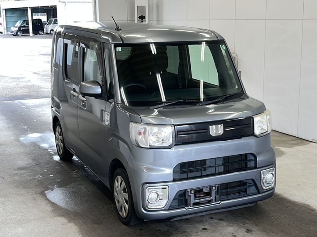 DAIHATSU WAKE