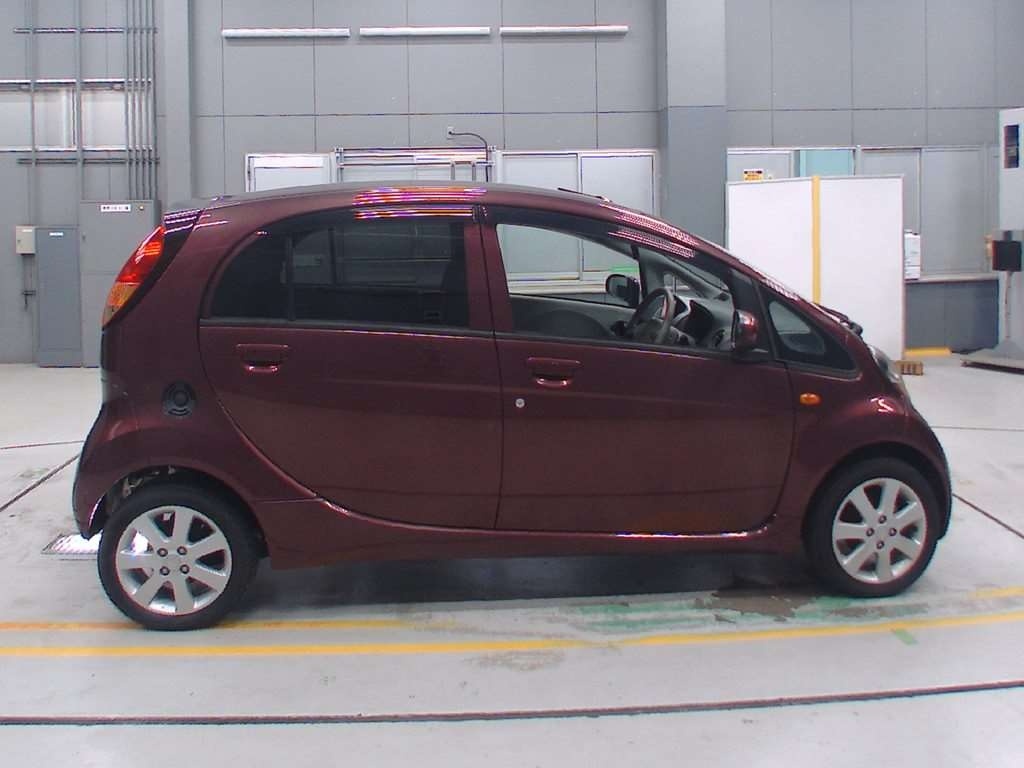 MITSUBISHI I