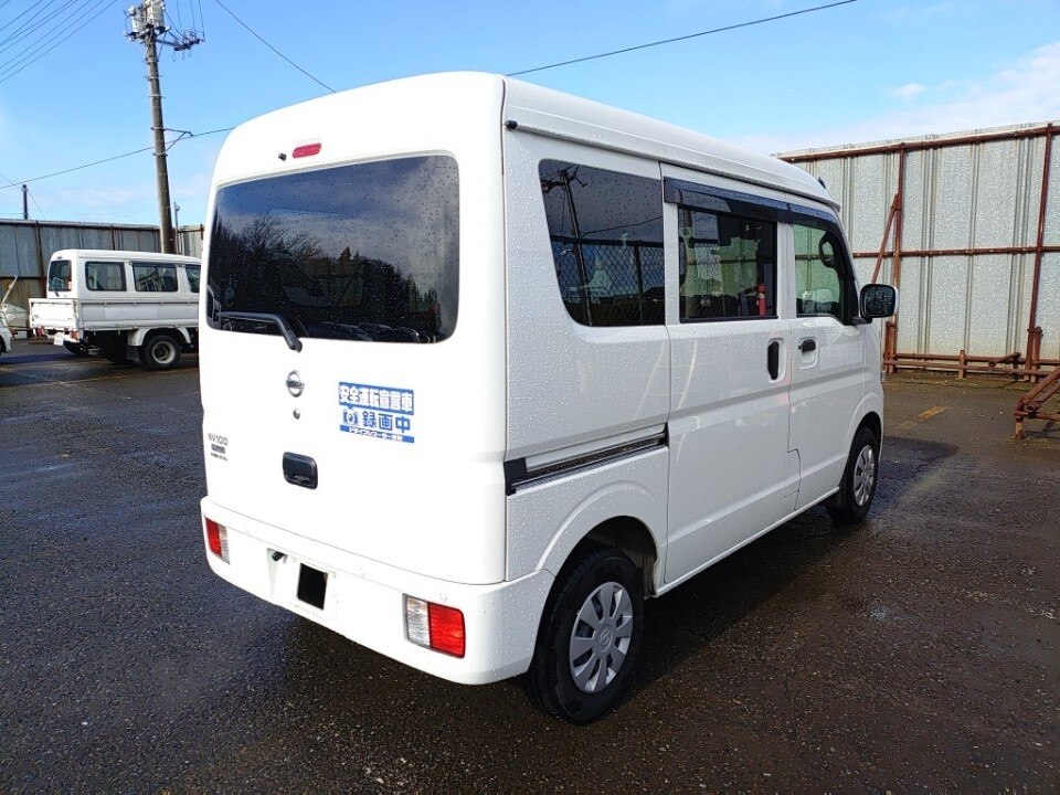 NISSAN NV100 CLIPPER