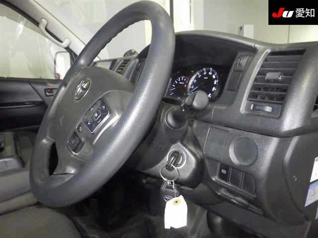 TOYOTA REGIUS ACE