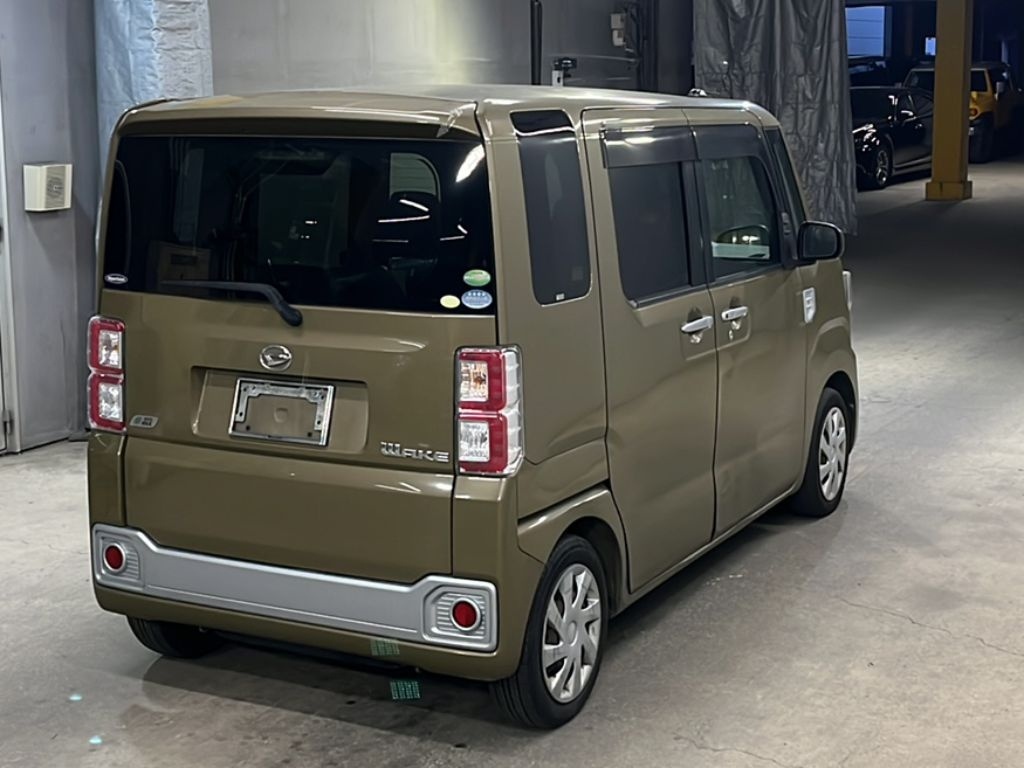 DAIHATSU WAKE