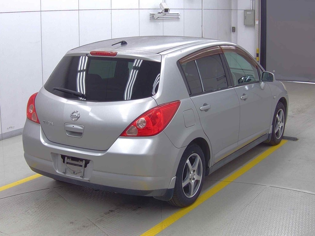 NISSAN TIIDA