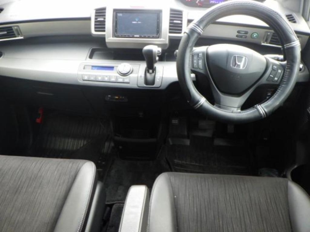 HONDA FREED SPIKE