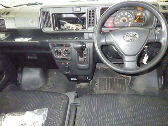 TOYOTA PIXIS VAN