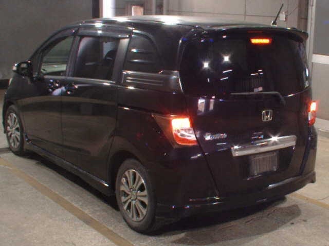HONDA FREED SPIKE