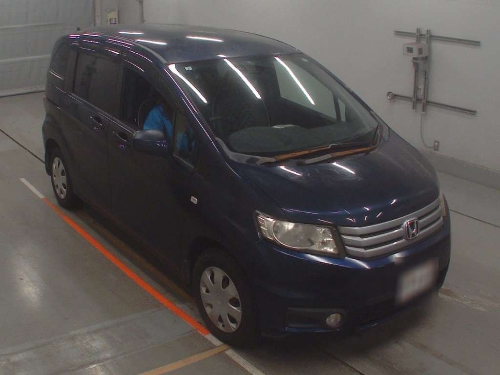 HONDA FREED SPIKE