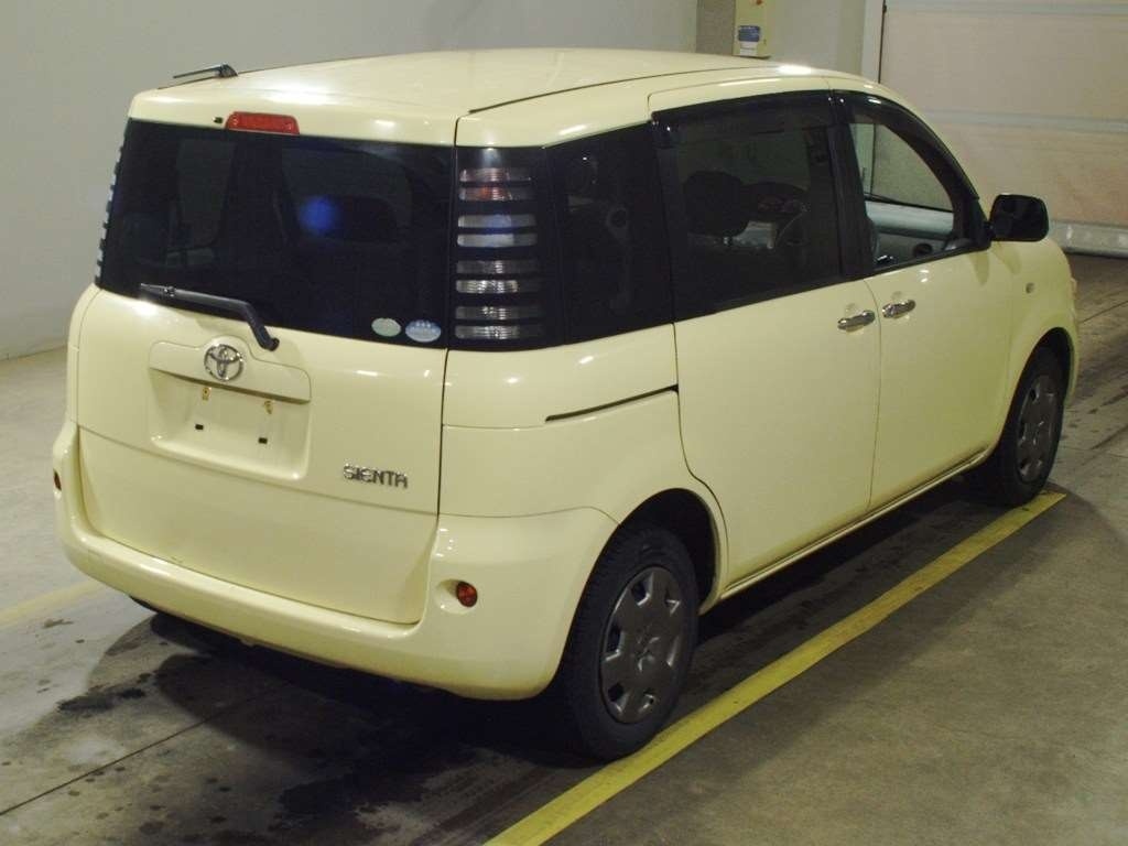 TOYOTA SIENTA