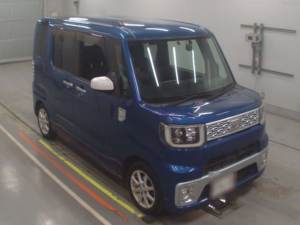 DAIHATSU WAKE