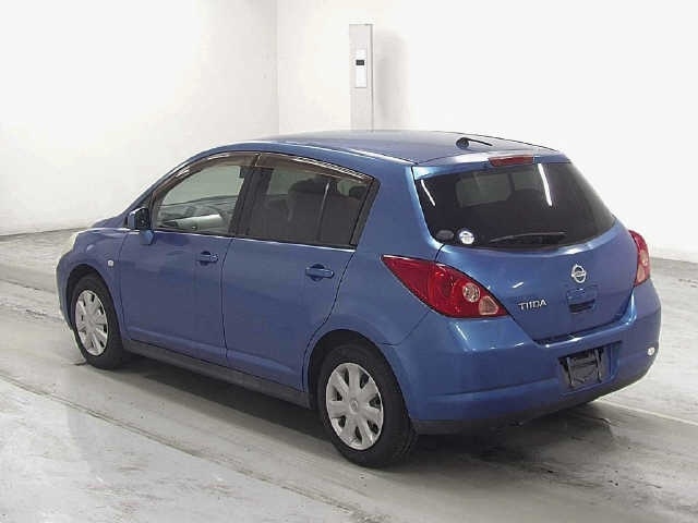 NISSAN TIIDA
