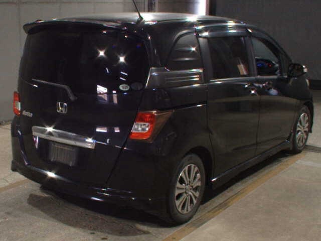 HONDA FREED SPIKE