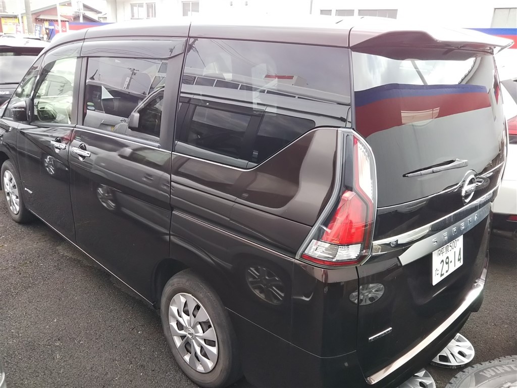 NISSAN SERENA