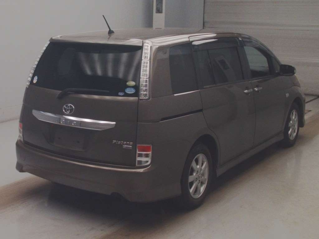 TOYOTA ISIS