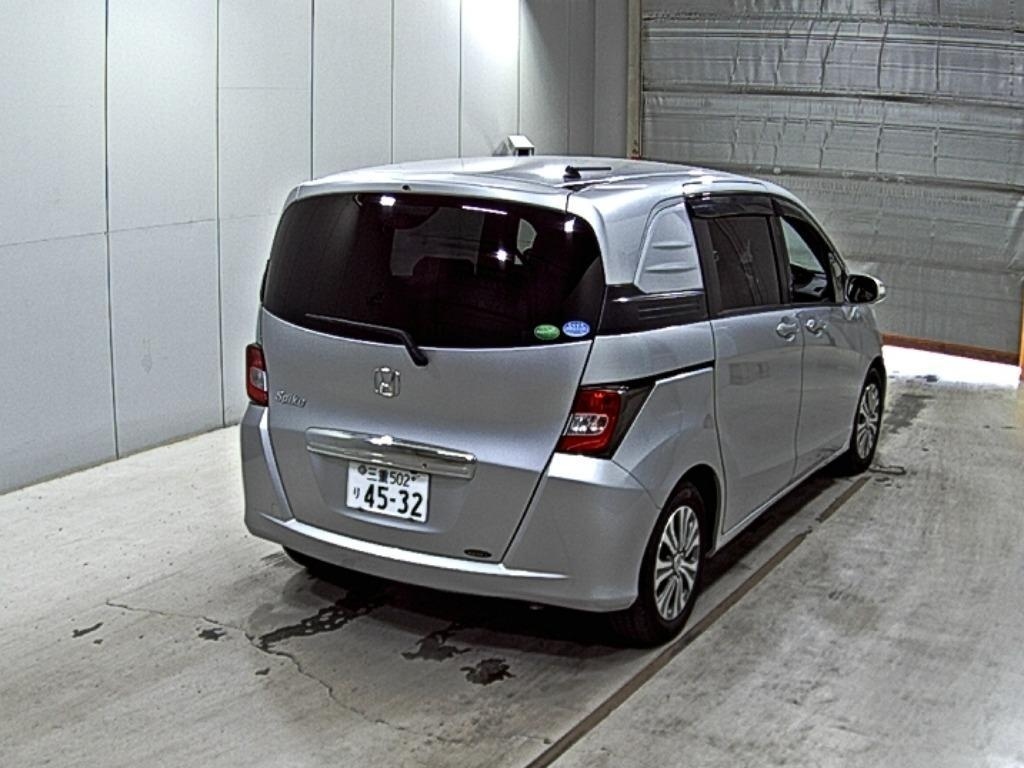 HONDA FREED SPIKE