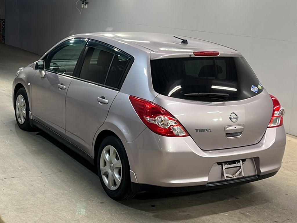 NISSAN TIIDA