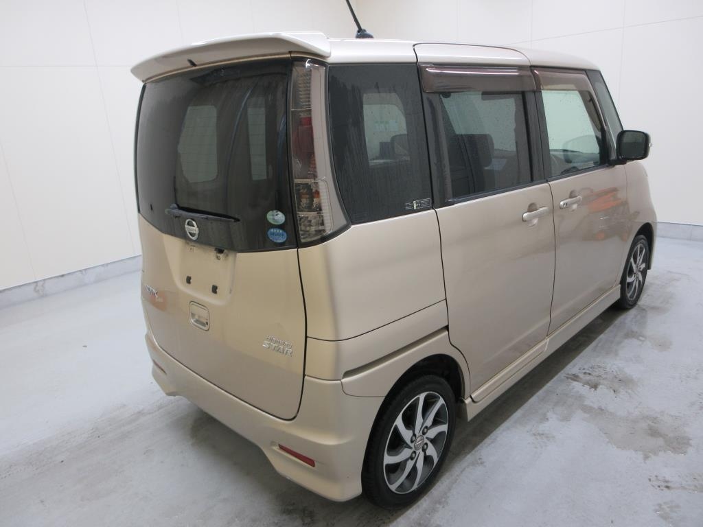 NISSAN ROOX
