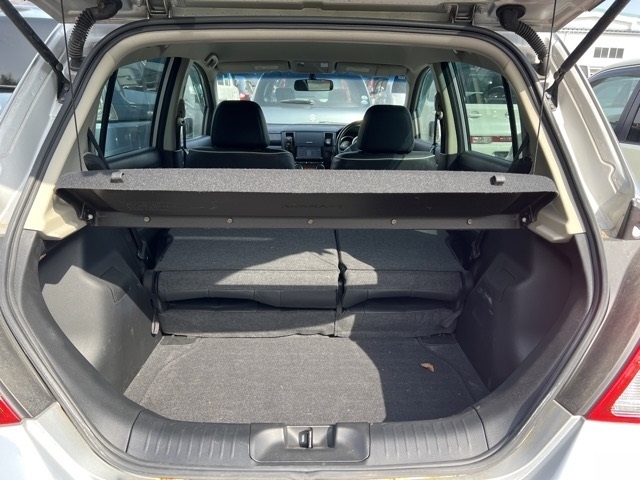 NISSAN TIIDA