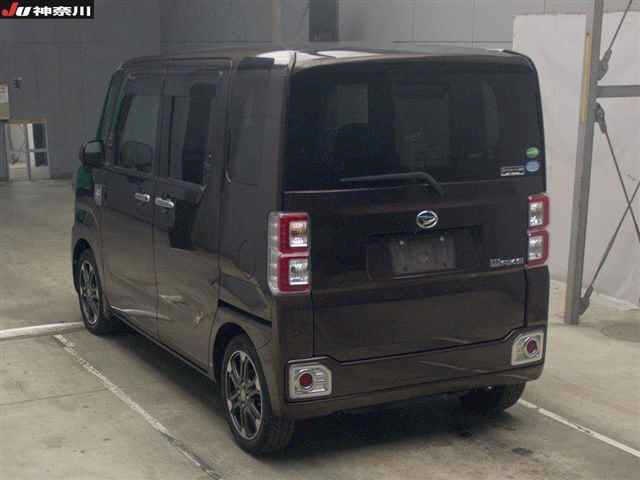 DAIHATSU WAKE