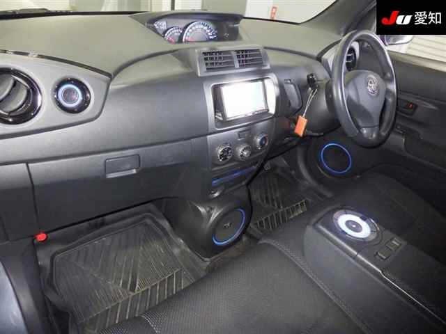 TOYOTA BB