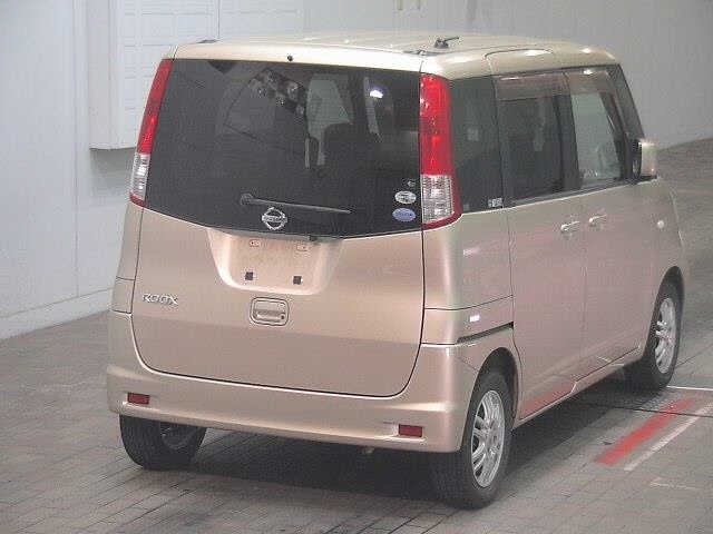 NISSAN ROOX