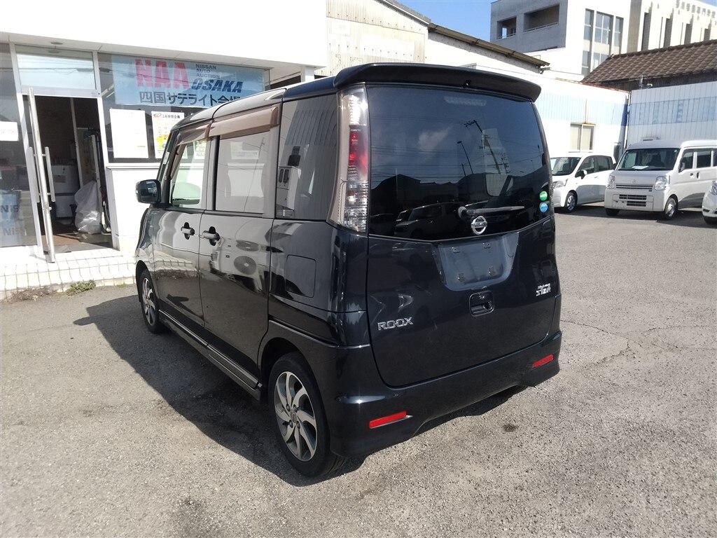 NISSAN ROOX