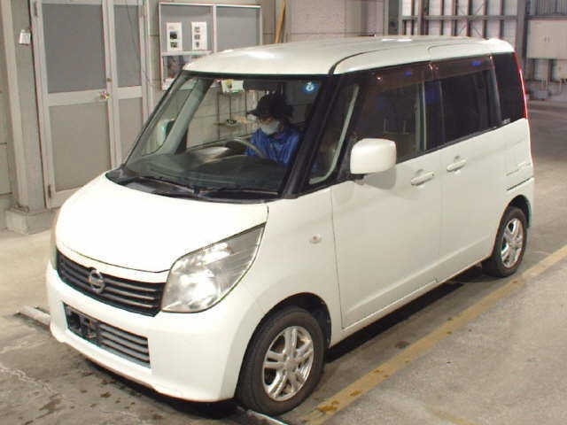 NISSAN ROOX